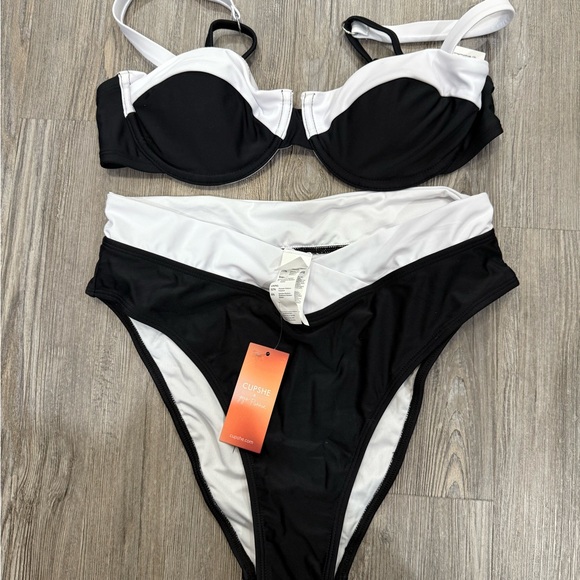 Cupshe Black and White Bikini Set - Picture 2 of 3